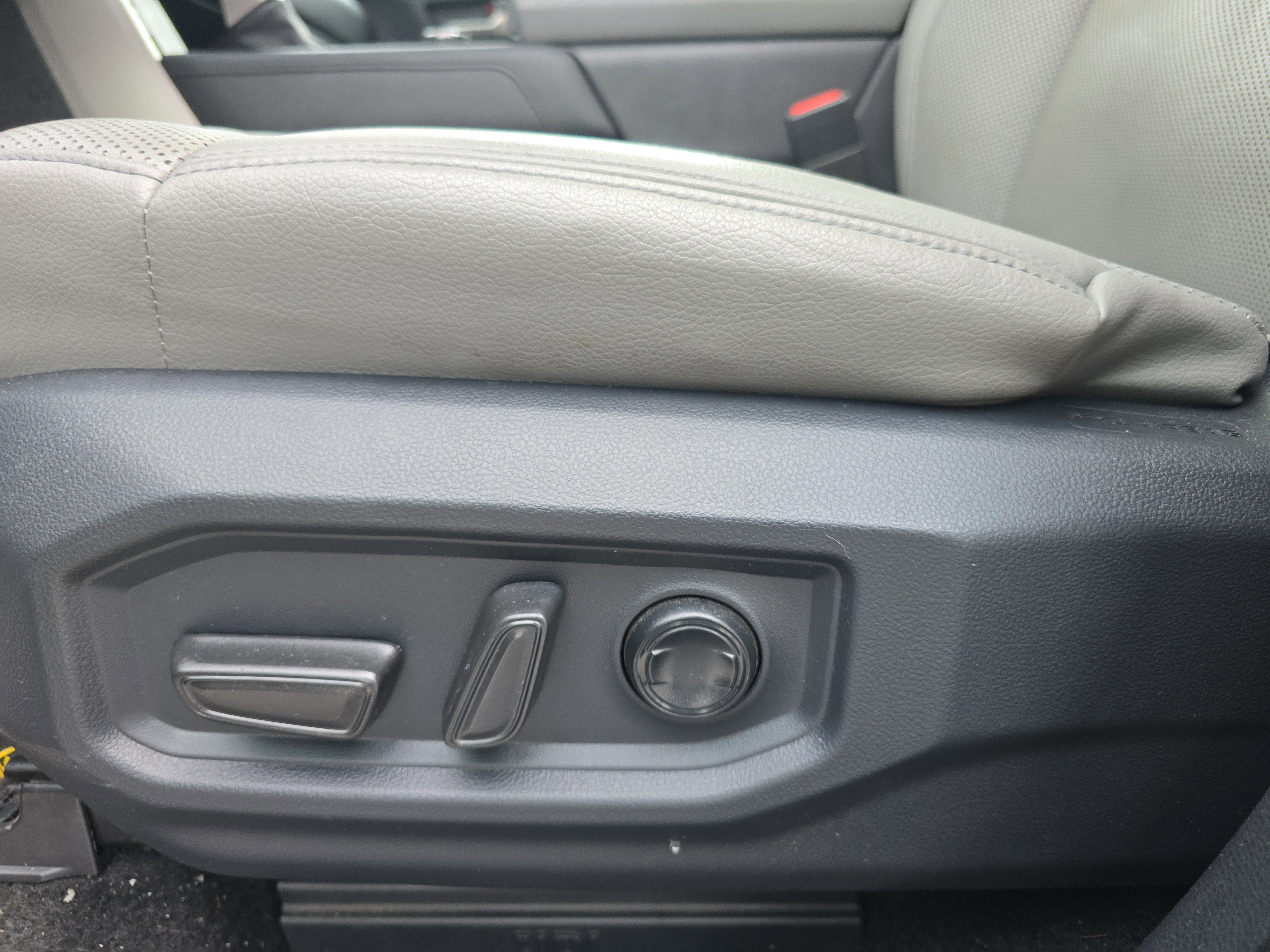 Used 2022 Toyota Tundra Limited image 13