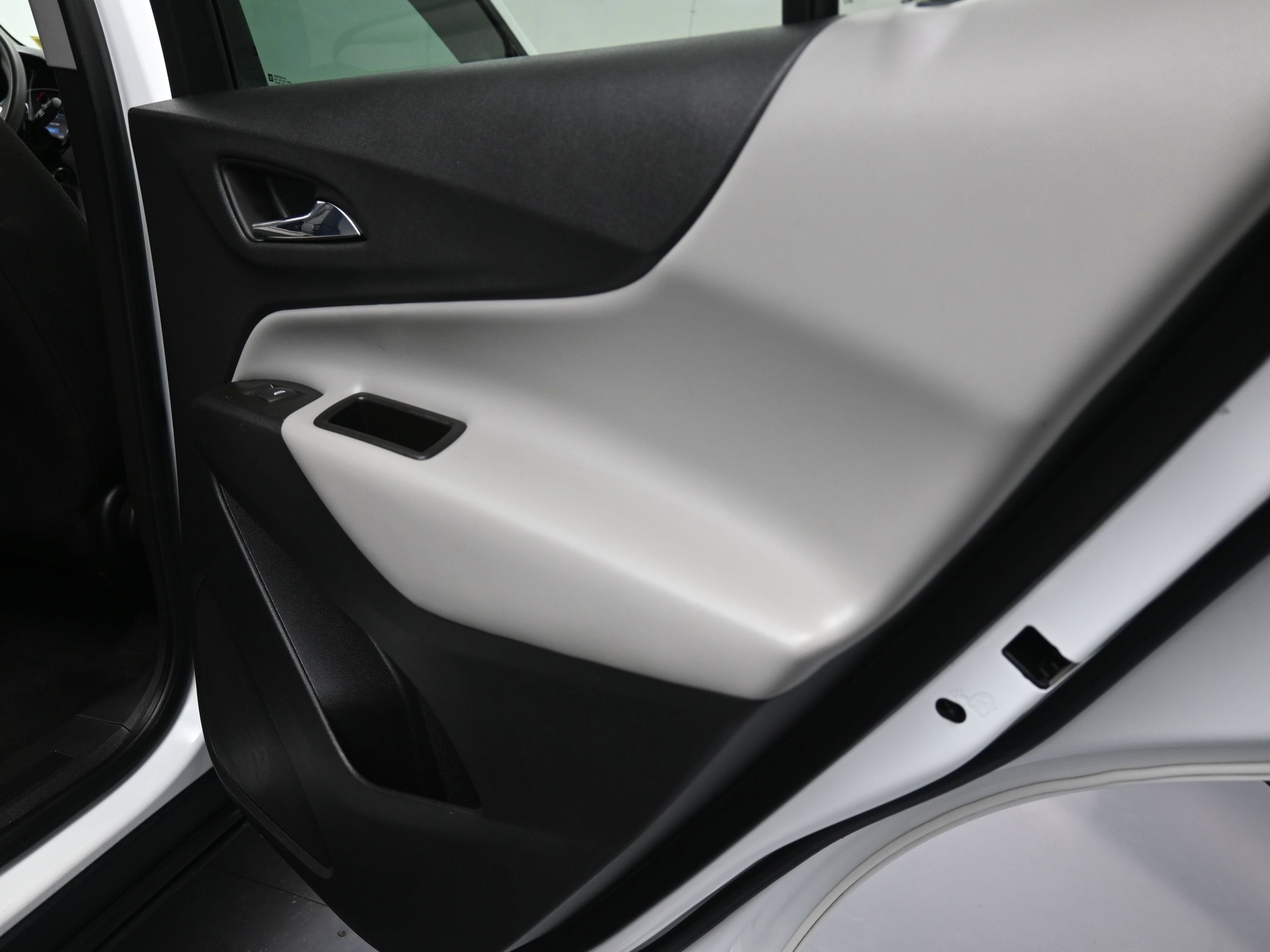 Used 2022 Chevrolet Equinox LS w/ LS Convenience Package image 23