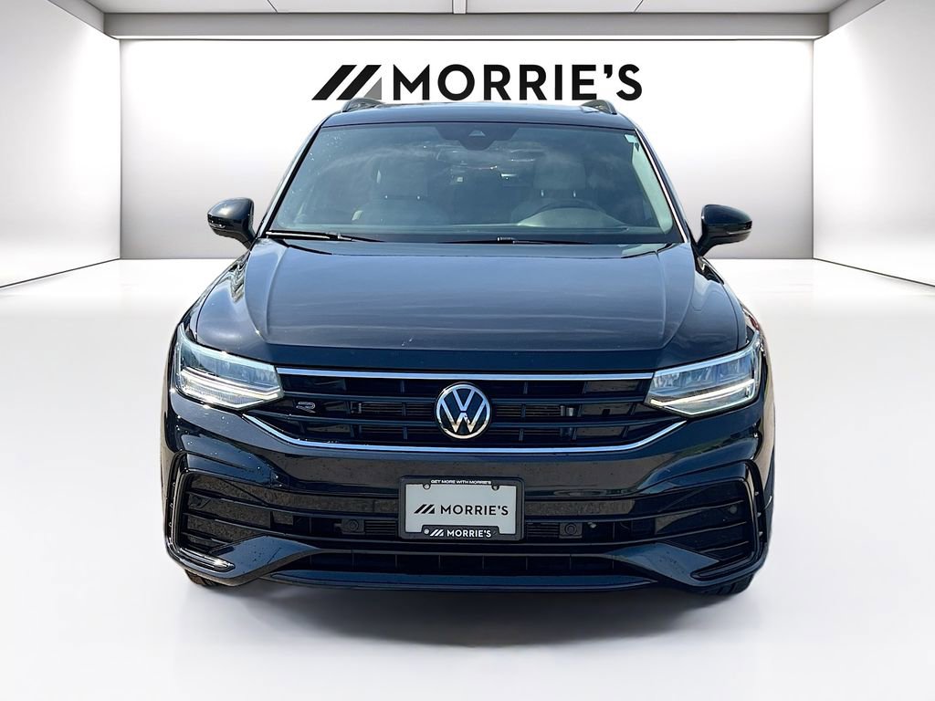 Used 2022 Volkswagen Tiguan SE R-Line AWD/4WD image 2