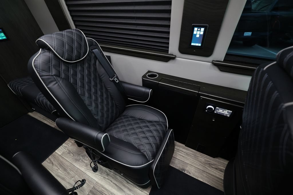 Used 2023 Mercedes-Benz Sprinter 3500 image 17