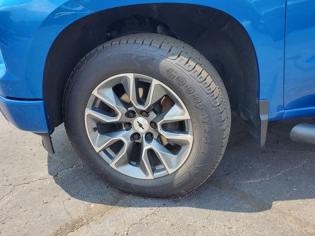 Used 2022 Chevrolet Silverado 1500 RST w/ Convenience Package II AWD/4WD image 3