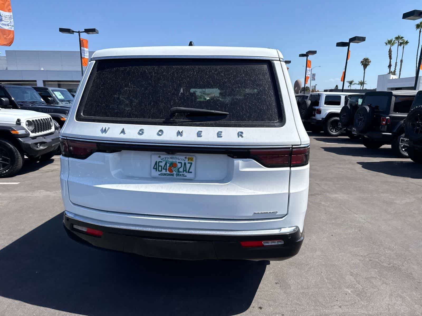 Used 2024 Jeep Wagoneer L Series II RWD image 17
