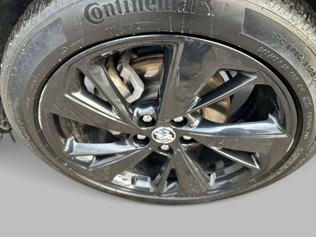 Used 2023 Buick Envision Essence w/ Sport Touring Package image 9