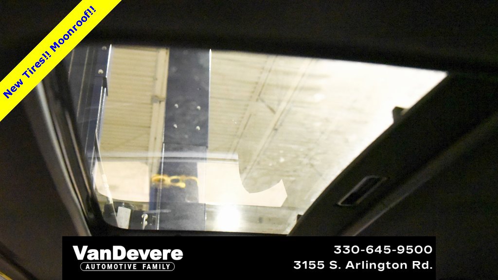 Used 2014 Chevrolet Camaro LT image 2