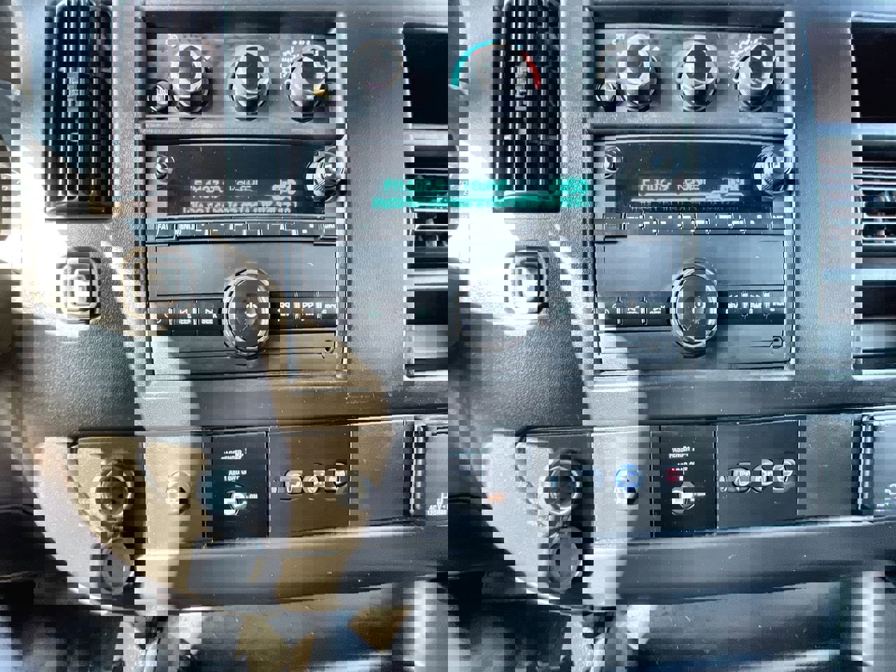 Used 2024 GMC Savana 2500 w/ Driver Convenience Package image 16