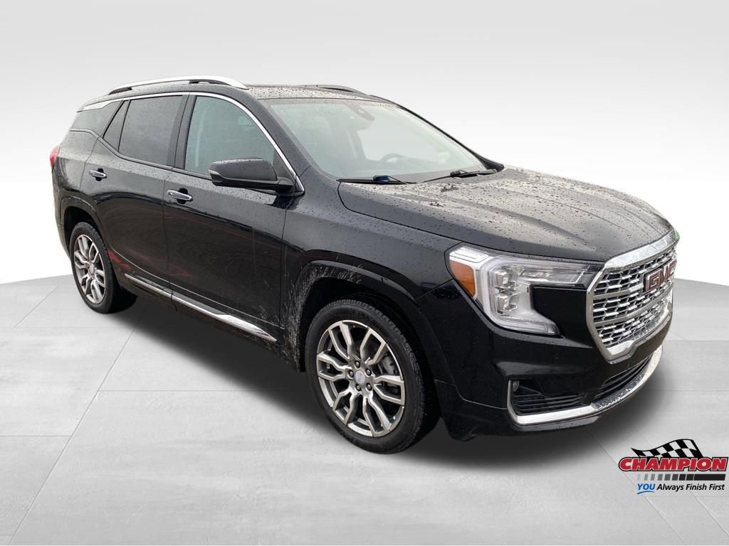 Used 2022 GMC Terrain Denali w/ LPO, Floor Liner Package image 9