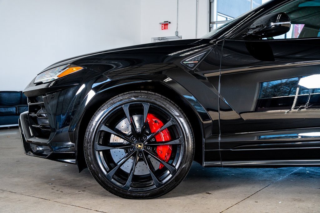 Used 2021 Lamborghini Urus image 9