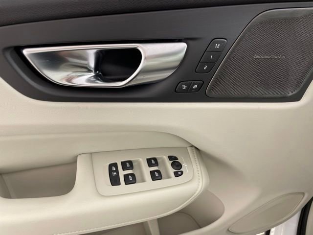 Certified 2024 Volvo XC60 T8 Plus w/ Protection Package Premier image 18