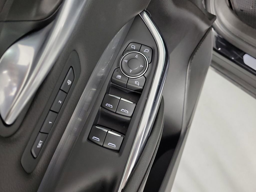 Certified 2025 Cadillac XT4 Premium Luxury image 19