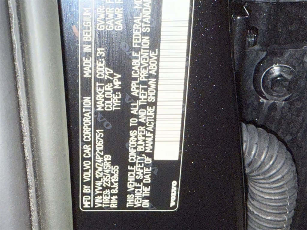 Used 2023 Volvo V60 B5 Cross Country Plus w/ Climate Package image 32