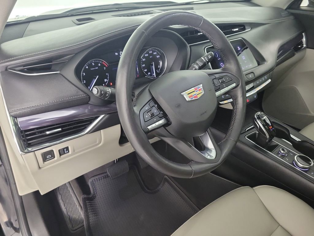 Certified 2023 Cadillac XT4 Luxury w/ Cold Weather Package image 18