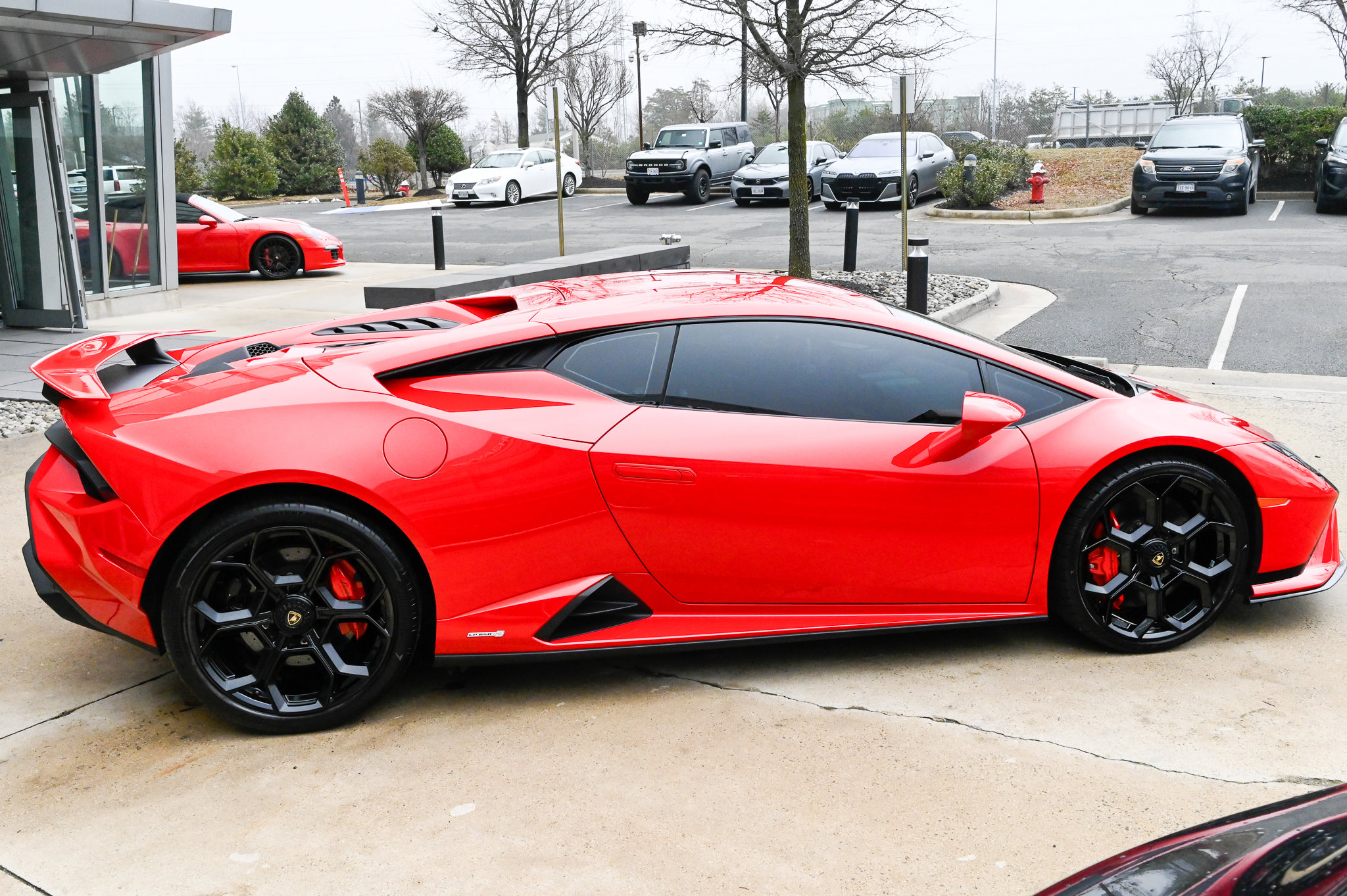 Used 2023 Lamborghini Huracan Tecnica image 4
