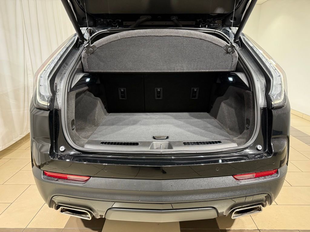 Used 2023 Cadillac XT4 Sport image 11