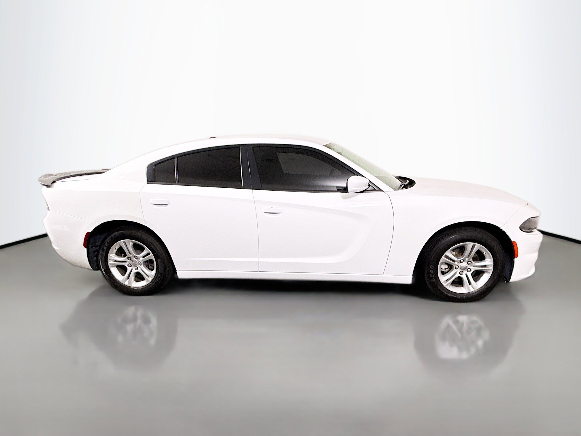 Used 2022 Dodge Charger SXT image 11