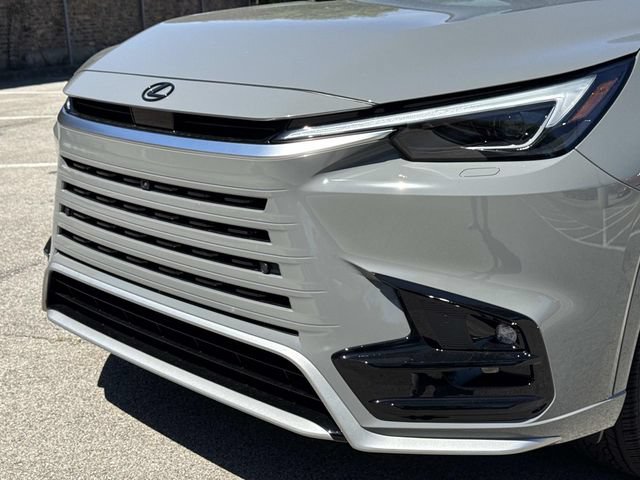 New 2026 Lexus TX 500h AWD image 10