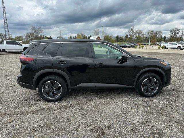 Used 2024 Nissan Rogue SV AWD/4WD image 7
