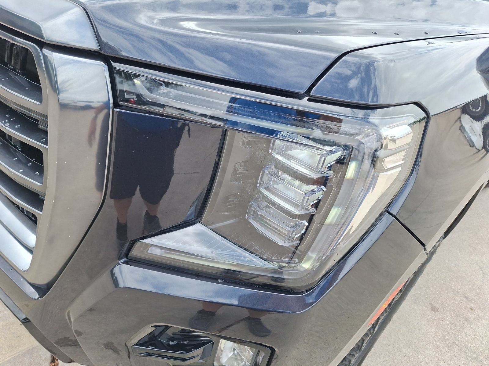 Used 2023 GMC Yukon AT4 w/ AT4 Premium Plus Package AWD/4WD image 10