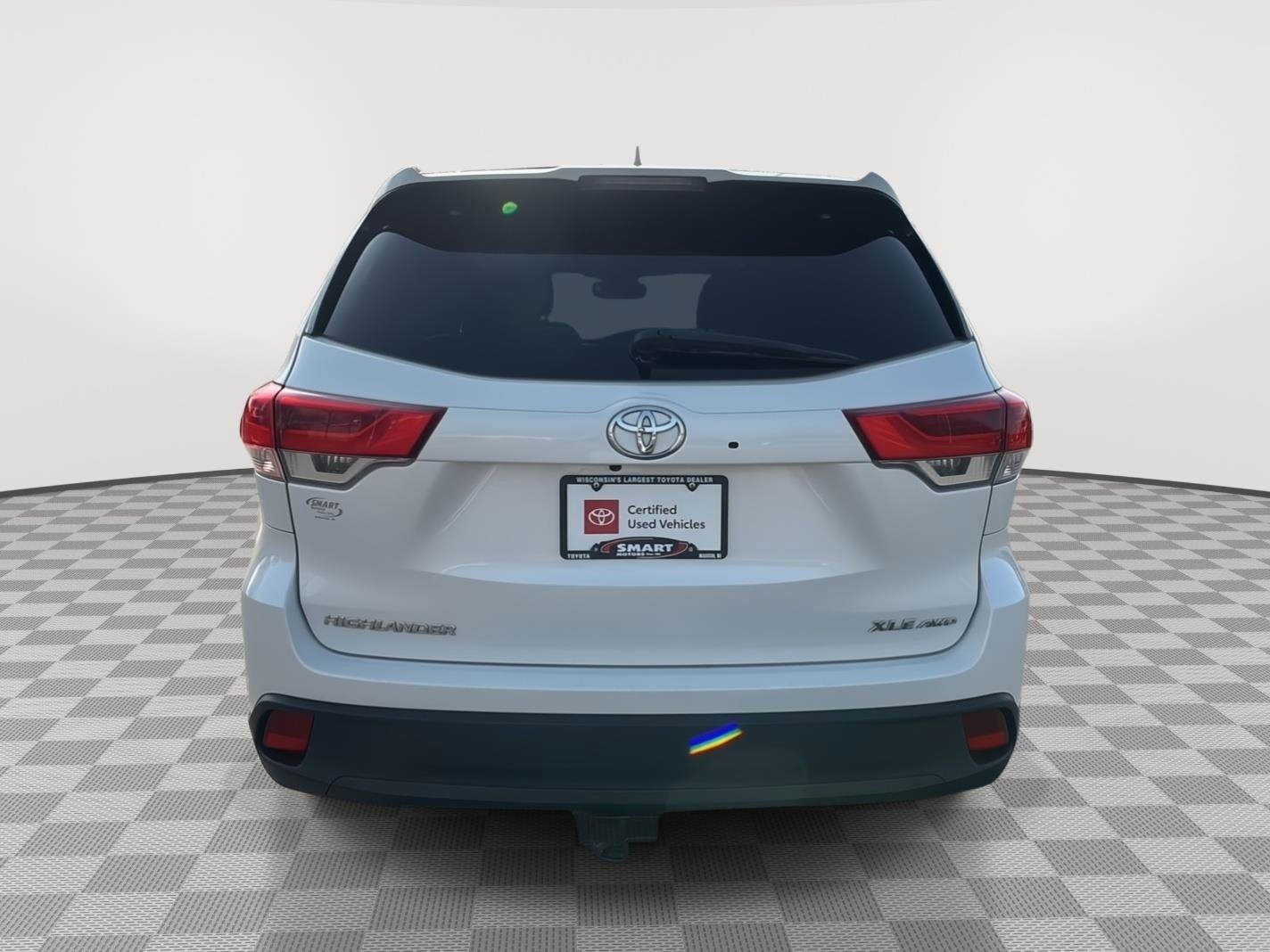 Used 2017 Toyota Highlander XLE image 7