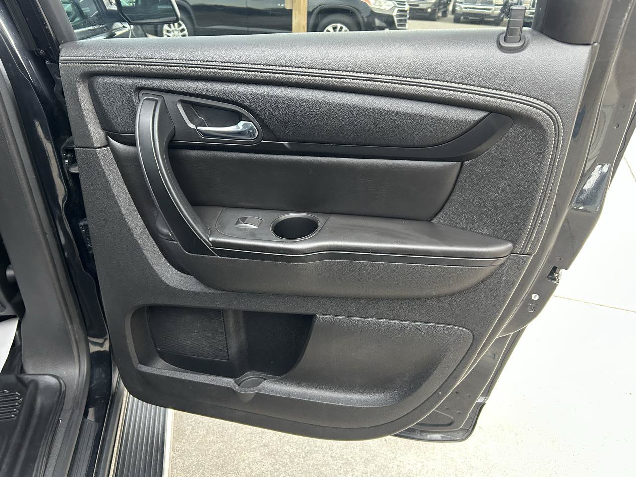 Used 2015 GMC Acadia SLE AWD/4WD image 16