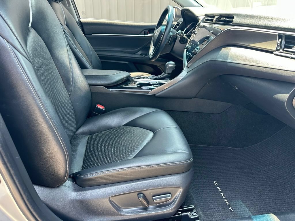 Used 2018 Toyota Camry XSE FWD image 28