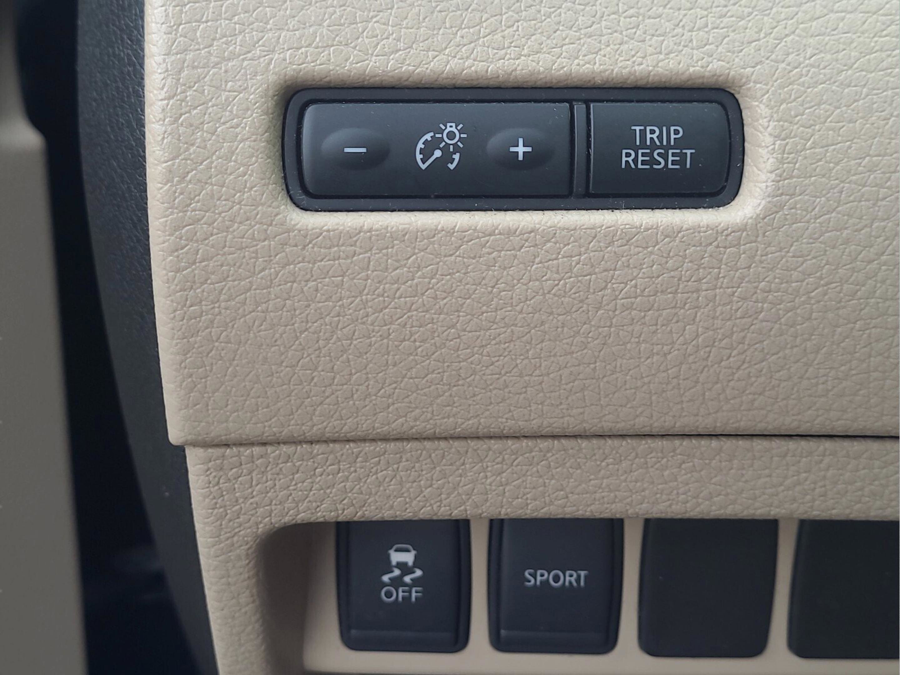 Used 2014 Nissan Rogue S image 23