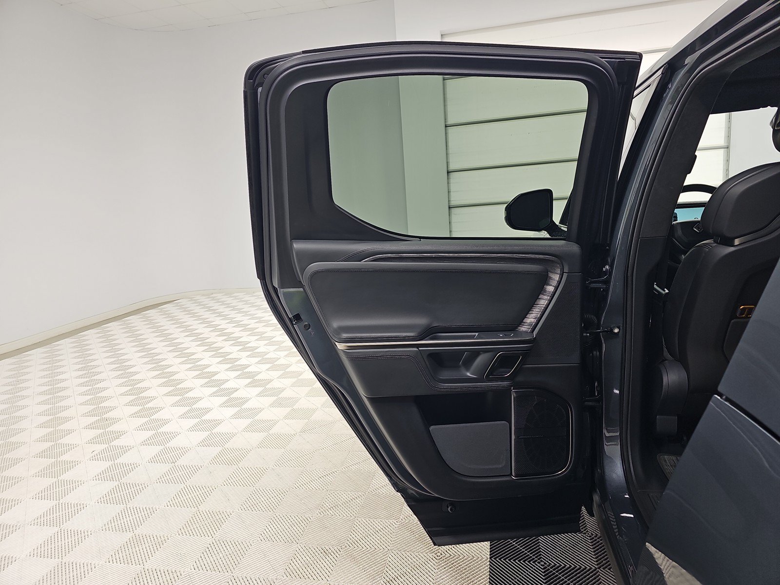 Used 2022 Rivian R1T Adventure AWD/4WD image 17