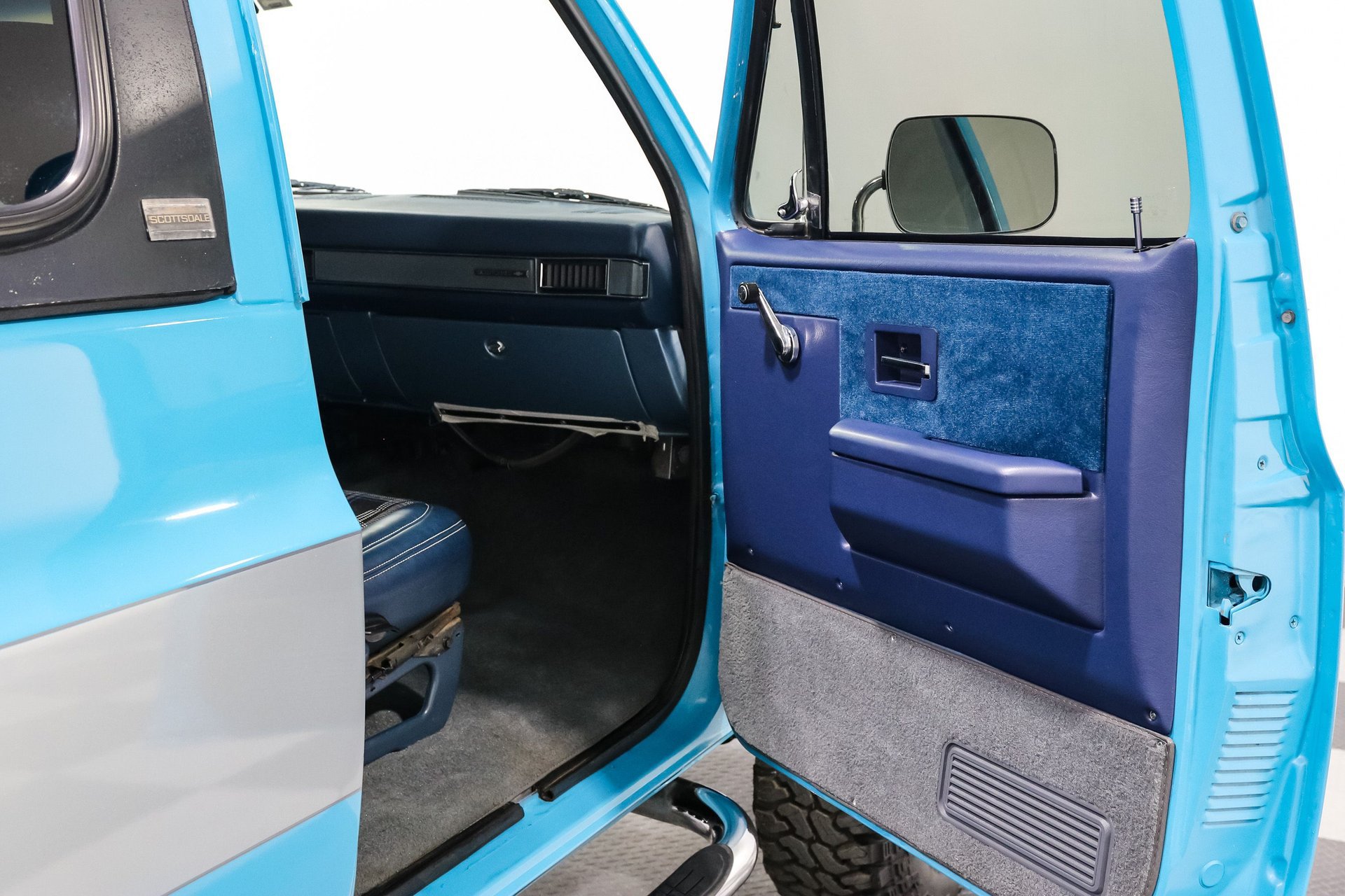 Used 1990 Chevrolet Blazer 4WD image 16