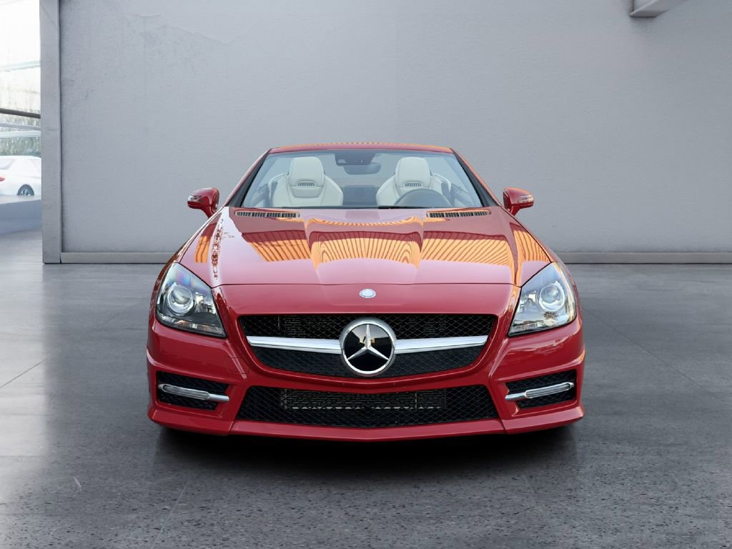 Used 2015 Mercedes-Benz SLK 350 image 2