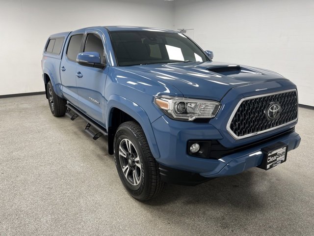 Used 2019 Toyota Tacoma TRD Sport image 2