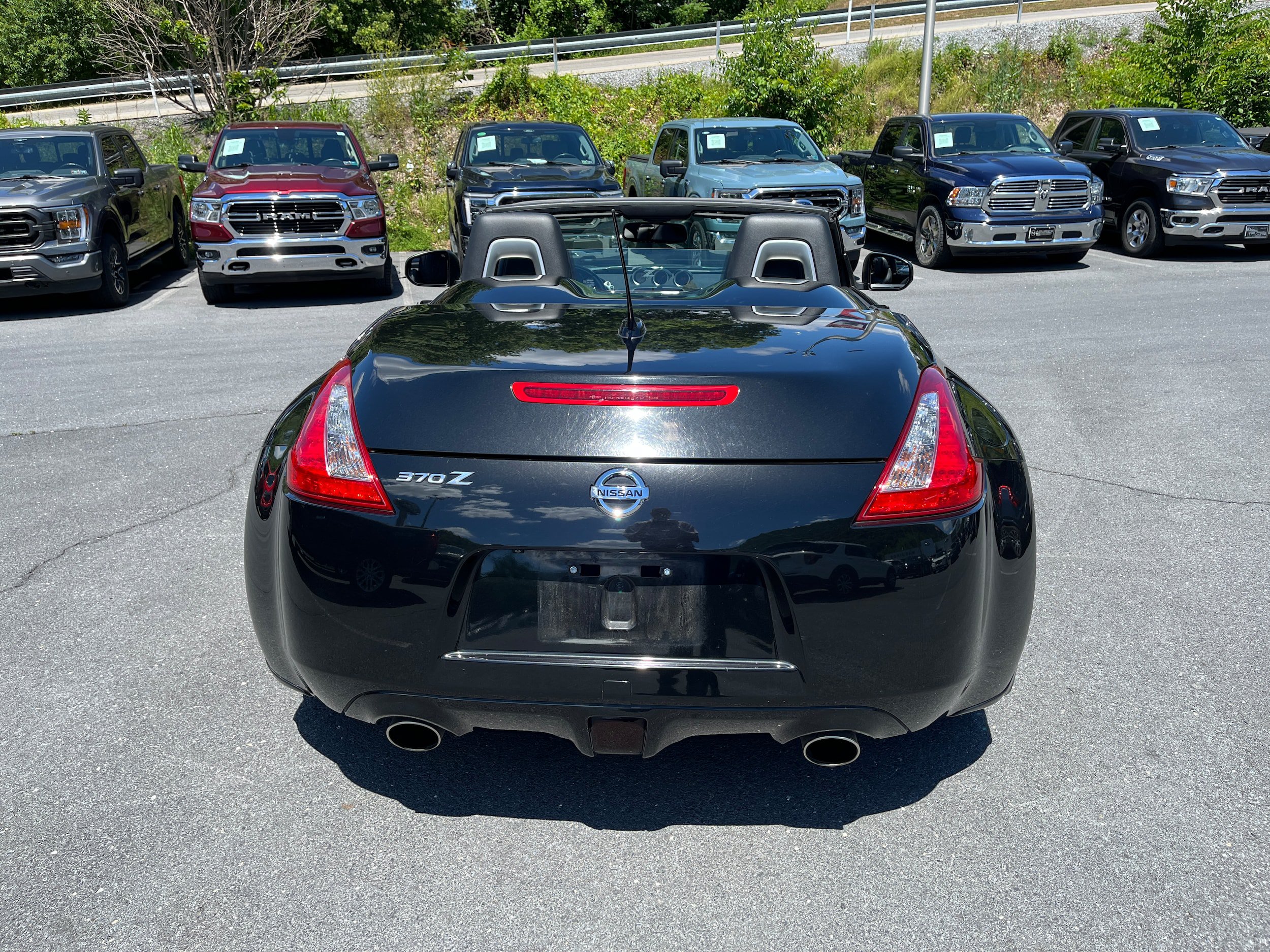 Used 2012 Nissan 370Z Touring w/ Sport Pkg RWD image 6