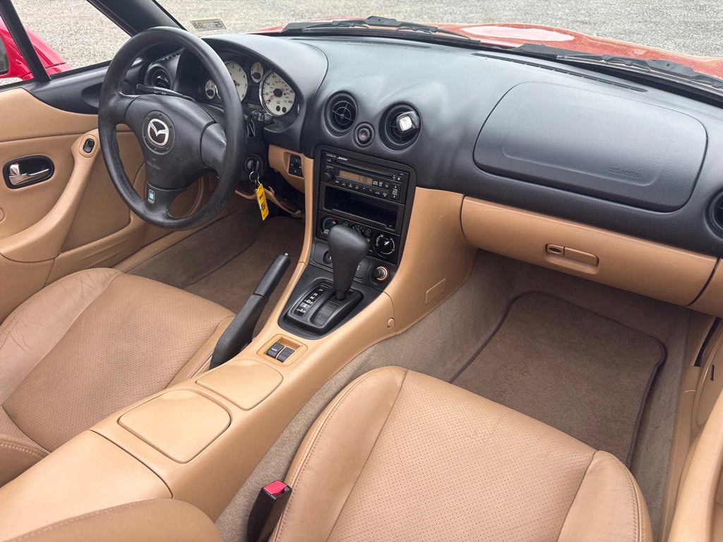 Used 2001 MAZDA MX-5 Miata RWD image 31