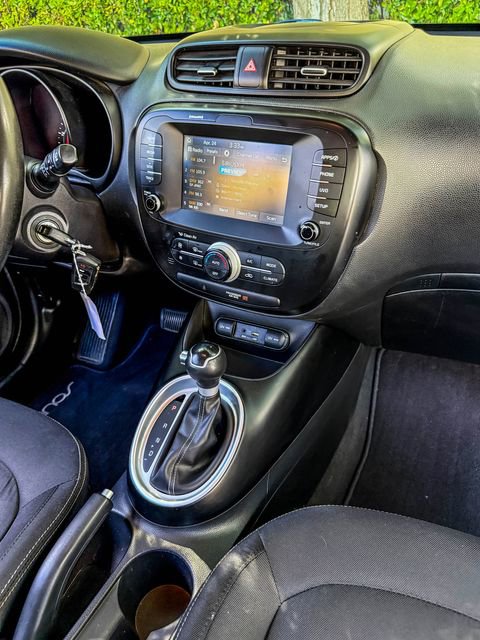 Used 2019 Kia Soul + FWD image 31