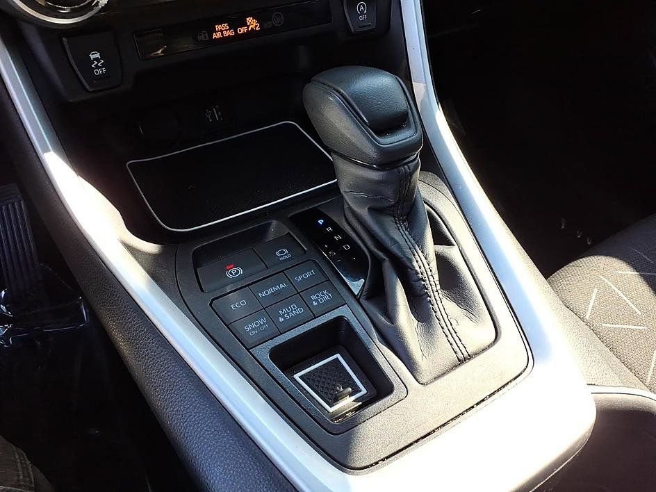 Used 2024 Toyota RAV4 XLE image 25