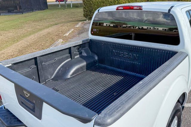 Used 2019 Nissan Frontier SV image 5
