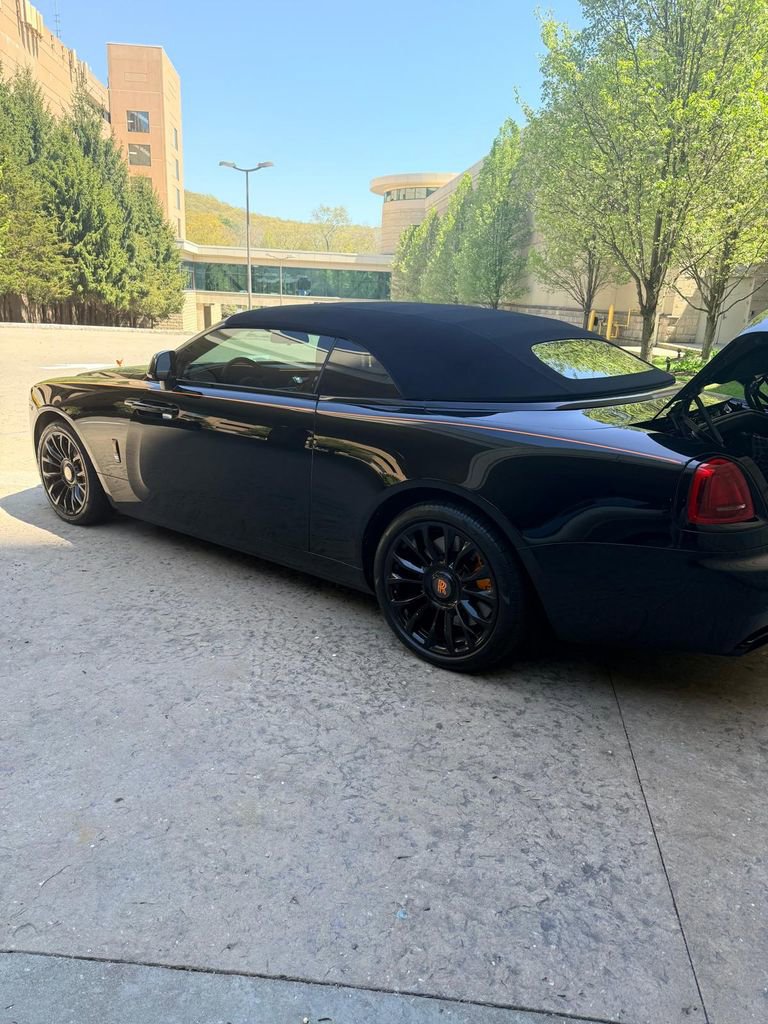Used 2020 Rolls-Royce Dawn RWD image 4