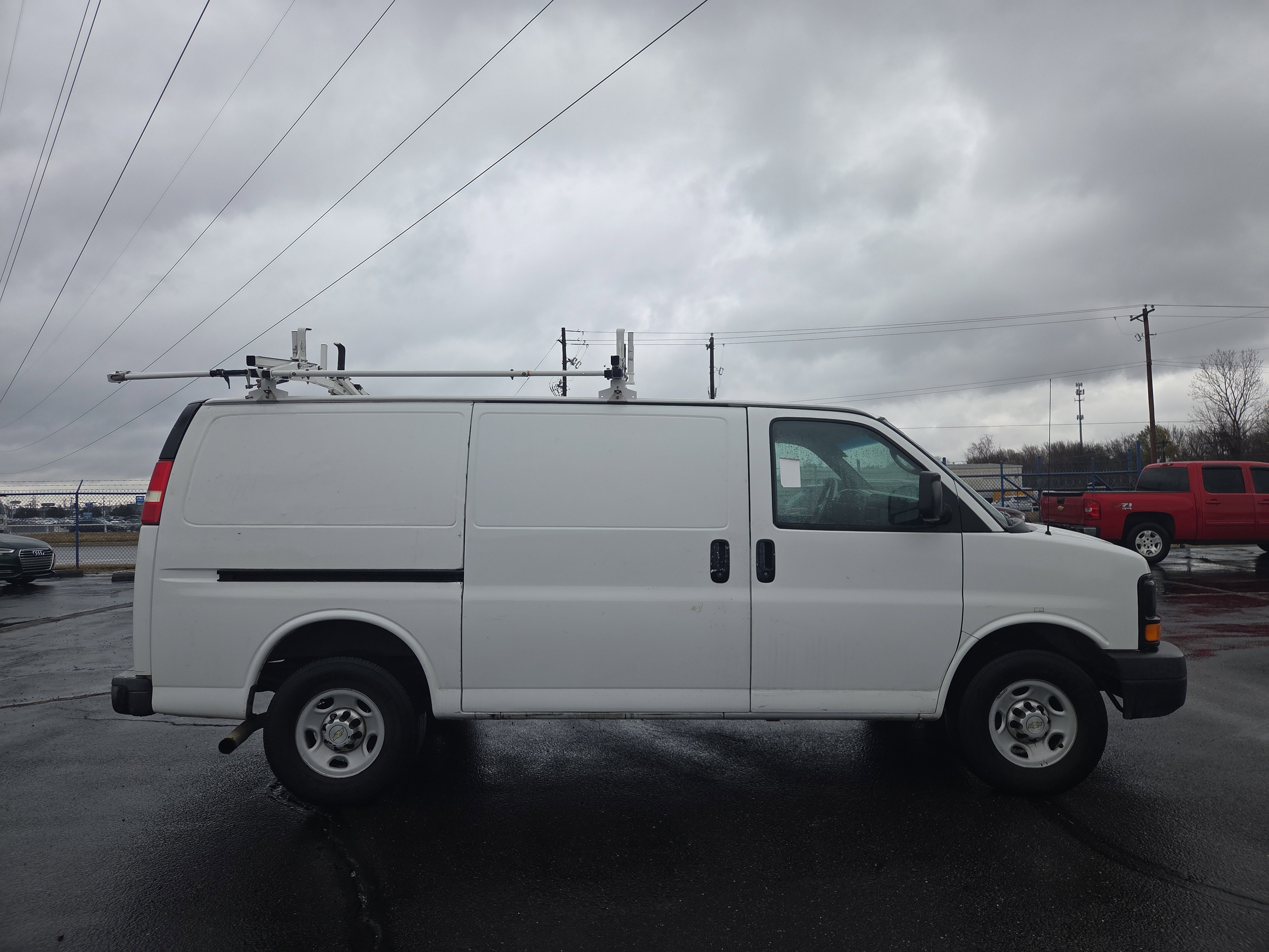 Used 2014 Chevrolet Express 2500 image 6
