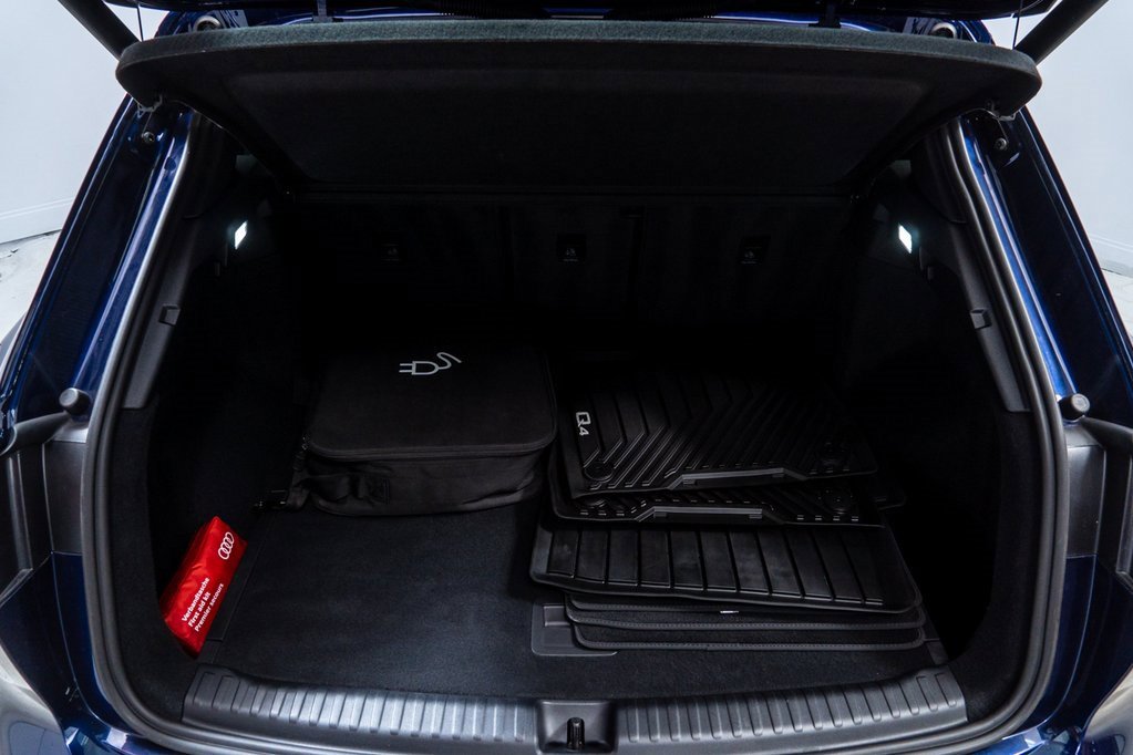 Used 2025 Audi Q4 e-tron Prestige w/ Sport Package image 30