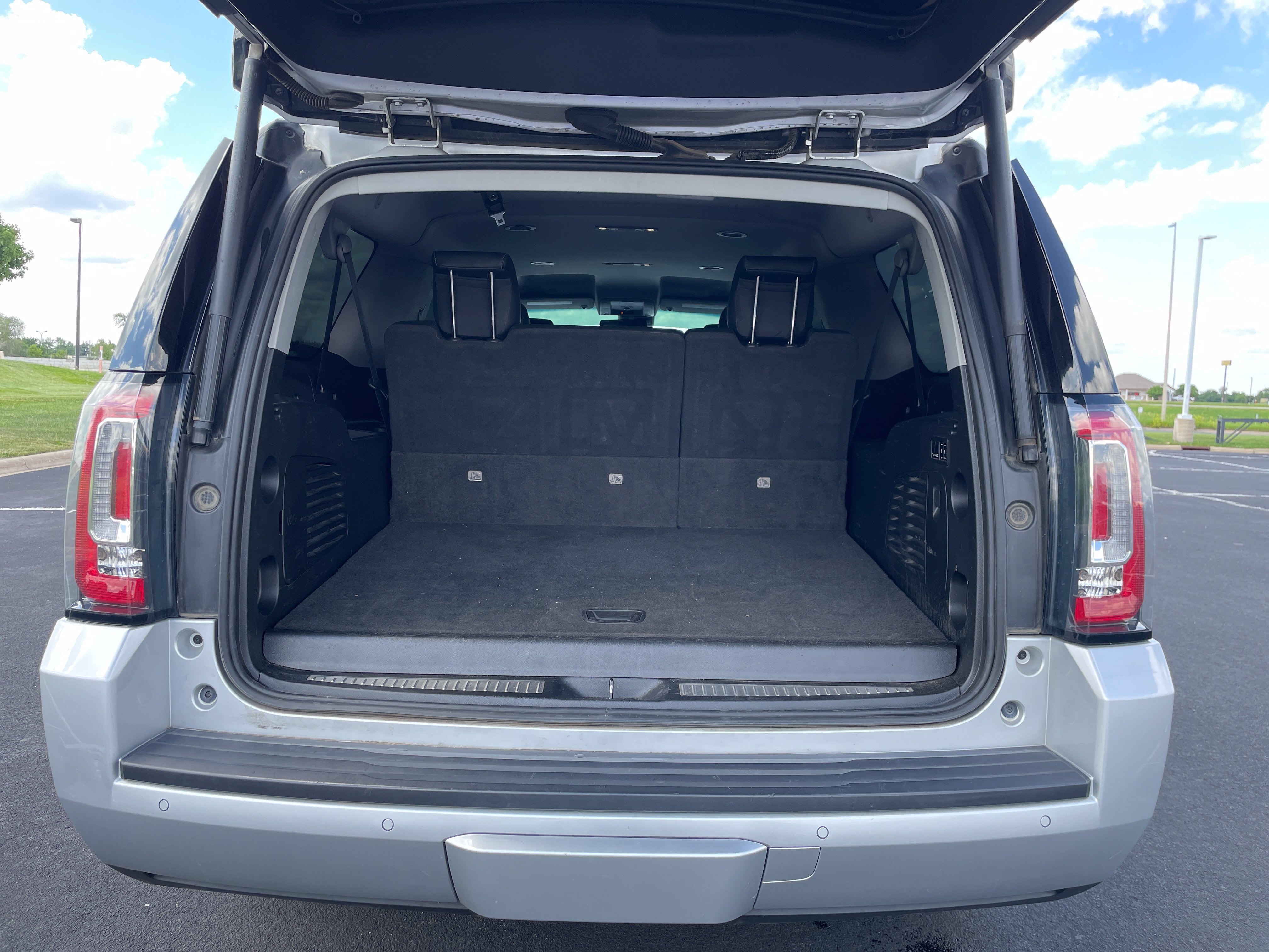 Used 2020 GMC Yukon XL SLT RWD image 24