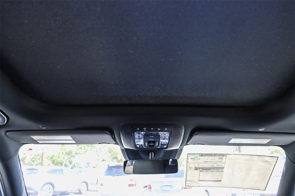 Used 2023 Mercedes-Benz EQB 300 4MATIC image 15