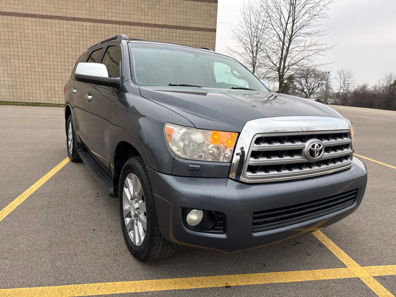 Used 2008 Toyota Sequoia Limited image 3
