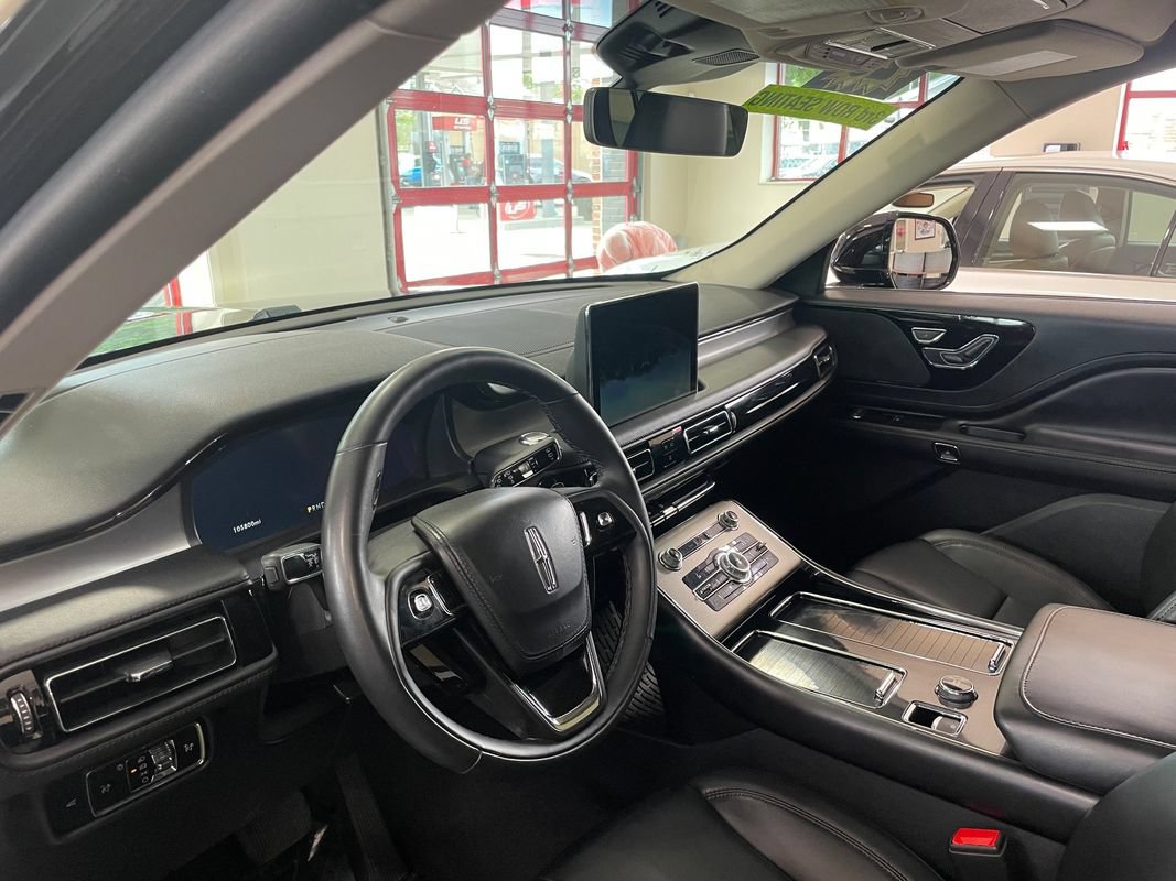 Used 2023 Lincoln Aviator AWD image 14