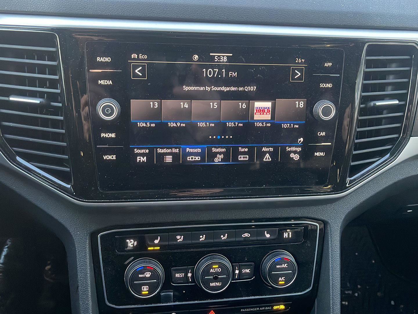 Used 2023 Volkswagen Atlas SE w/ Panoramic Sunroof Package image 10