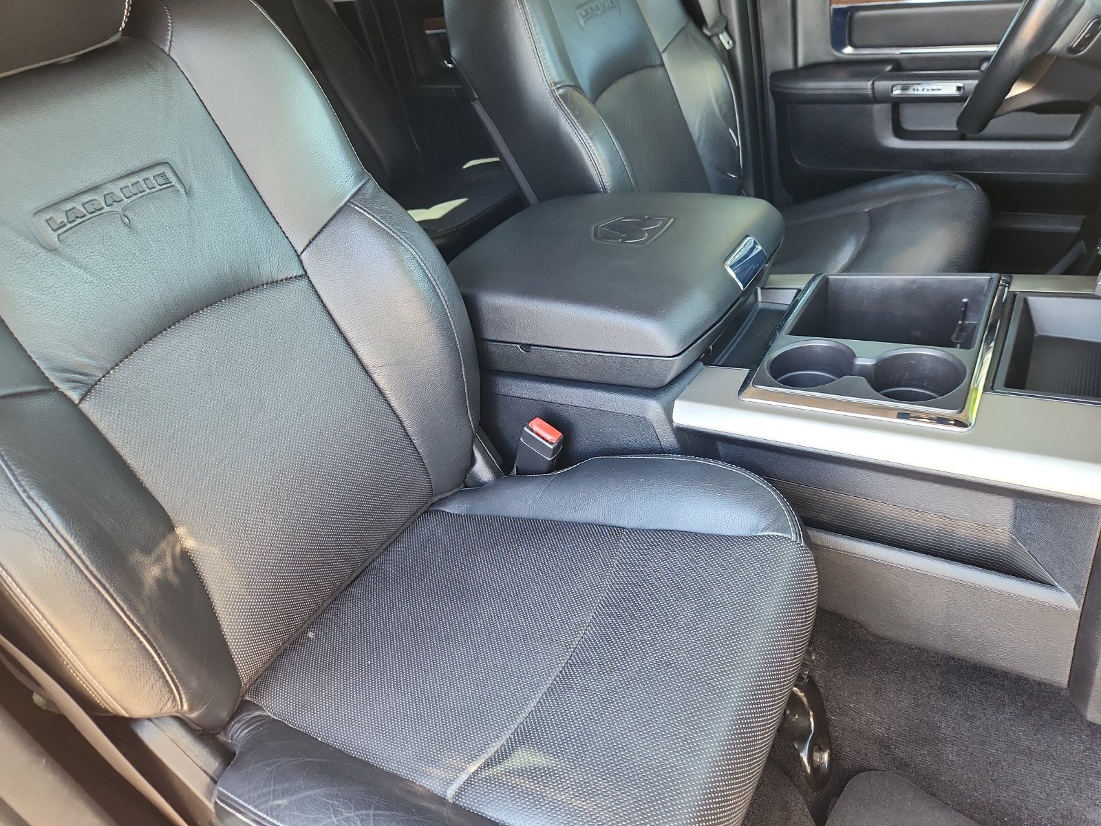 Used 2015 RAM 1500 Laramie w/ Convenience Group AWD/4WD image 15