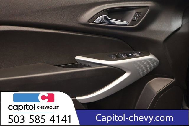 Used 2025 Chevrolet Trax RS FWD image 10
