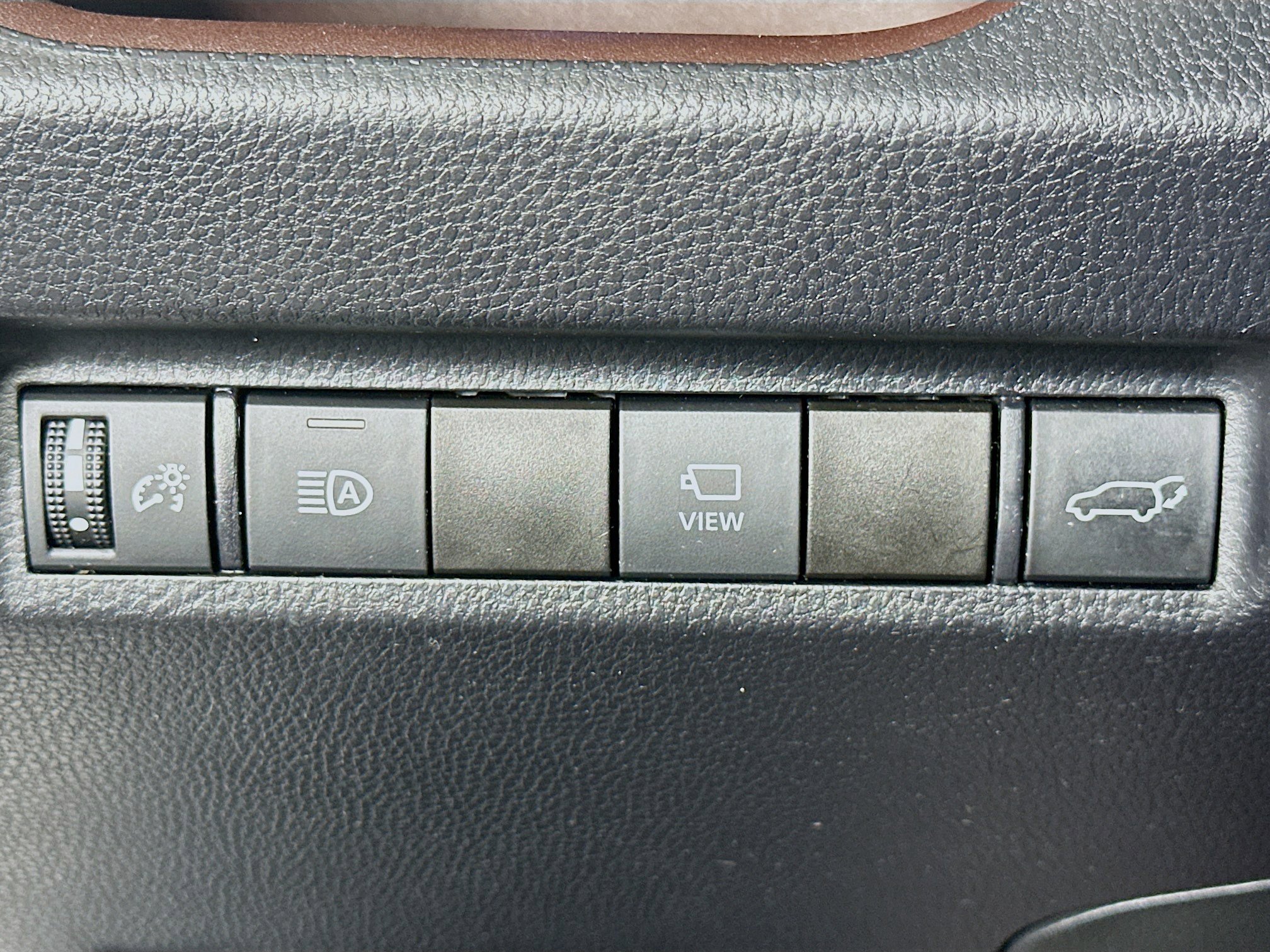 Used 2019 Toyota RAV4 Limited image 17