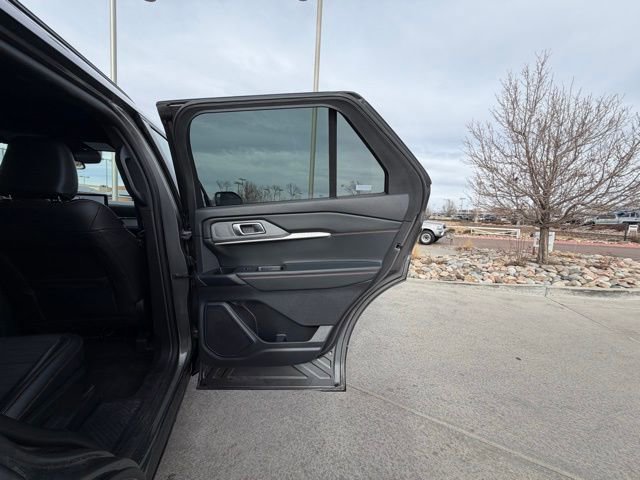Used 2025 Ford Explorer ST-Line w/ ST-Line Street Pack image 27