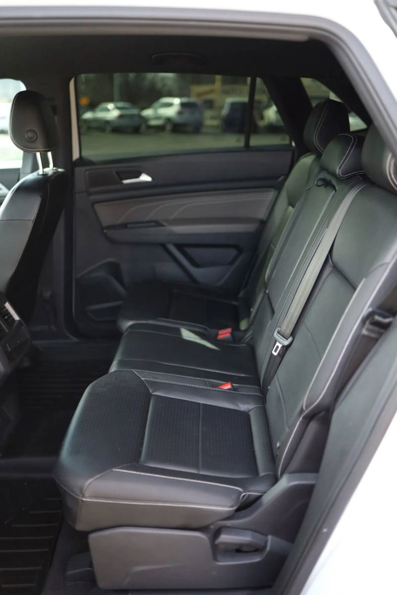 Used 2022 Volkswagen Atlas Cross Sport SE image 31