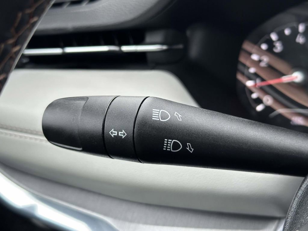 Used 2022 Jeep Compass Limited image 32