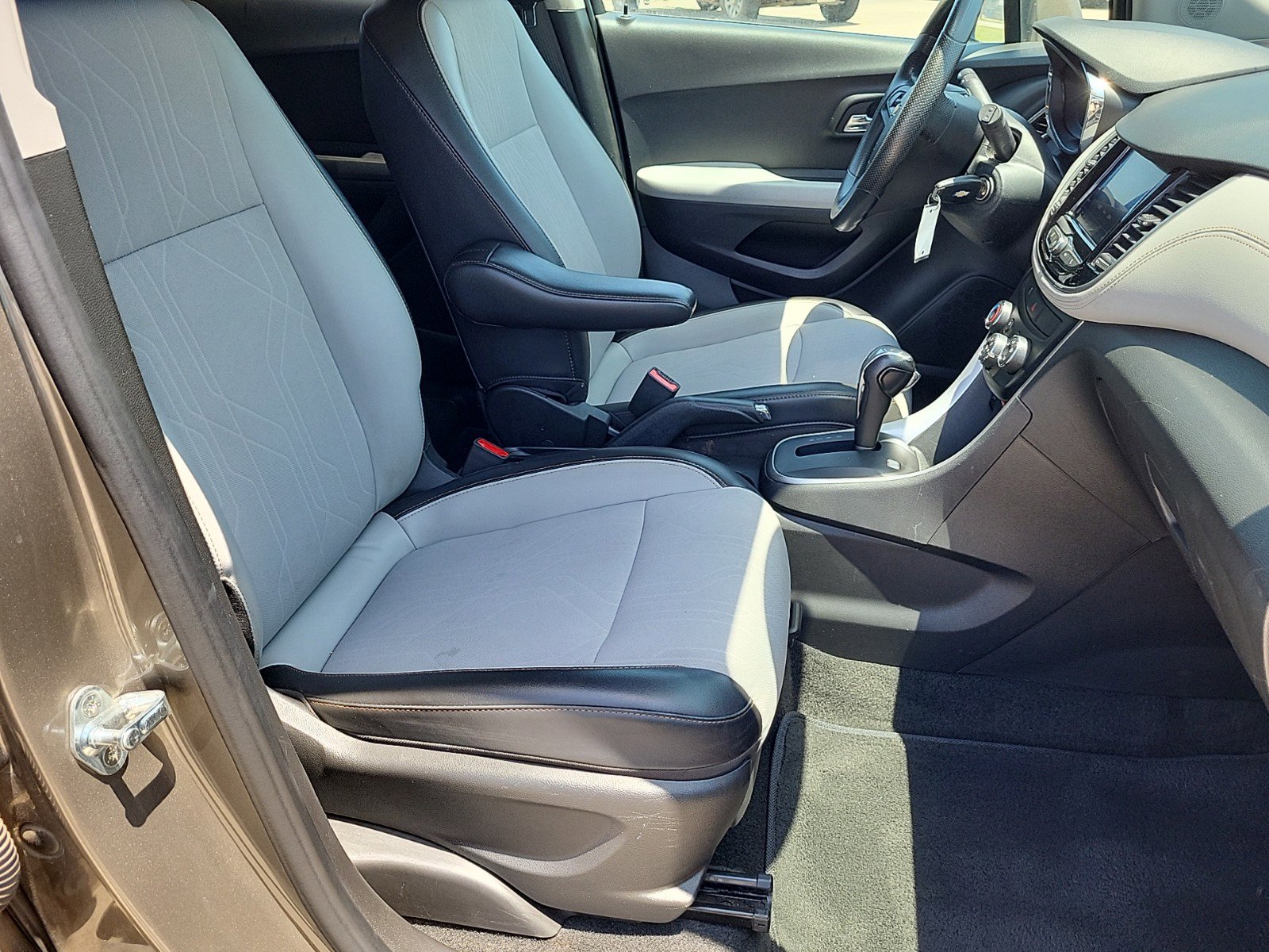 Used 2021 Chevrolet Trax LT image 10