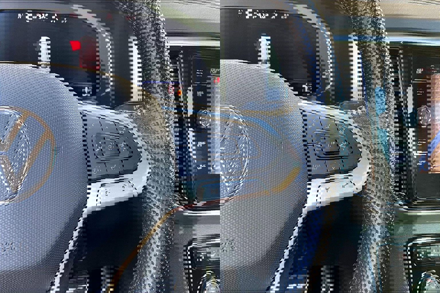 Certified 2022 Volkswagen Atlas SEL Premium image 19